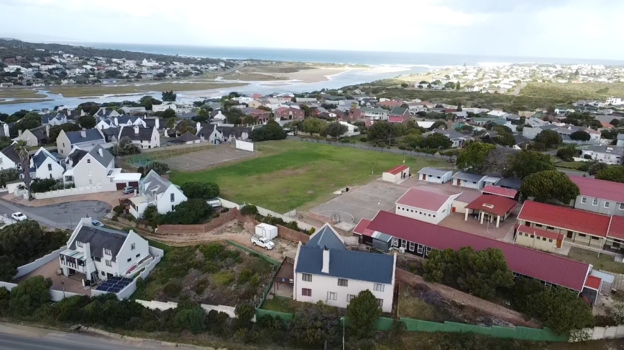 5 Bedroom Property for Sale in Stilbaai Wes Western Cape